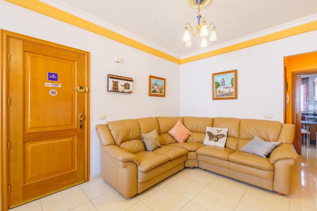 Posedenie v ubytovaní 2BR Home with Parking - Mountain Views Terrace