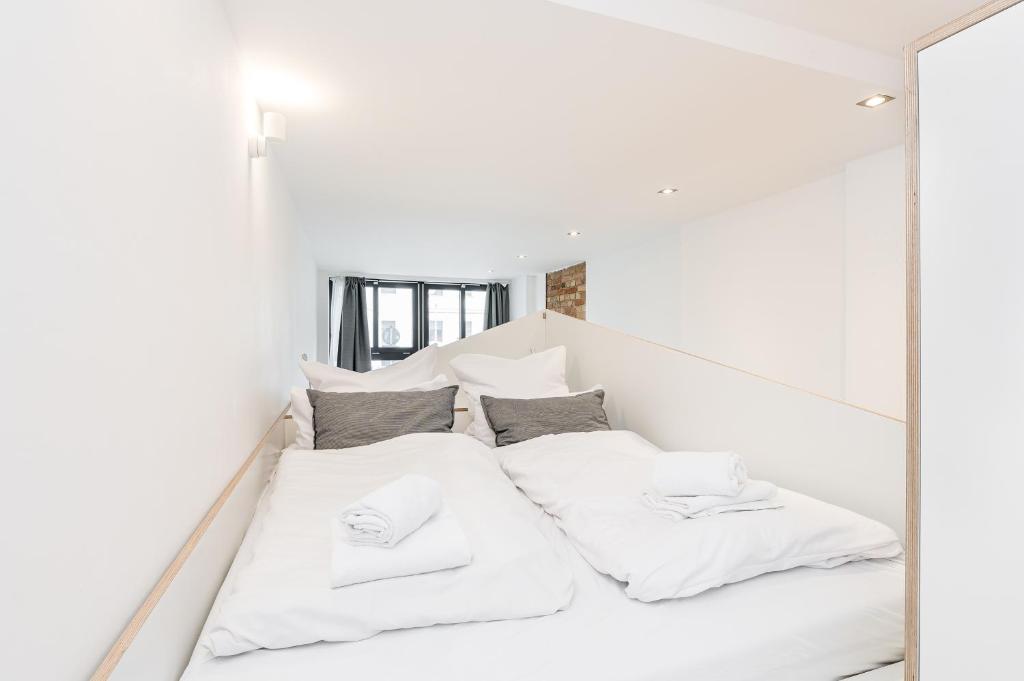 Stylish New Cube Loft II by Berlin-Wall-Apartments - شقة - الدور الارضي