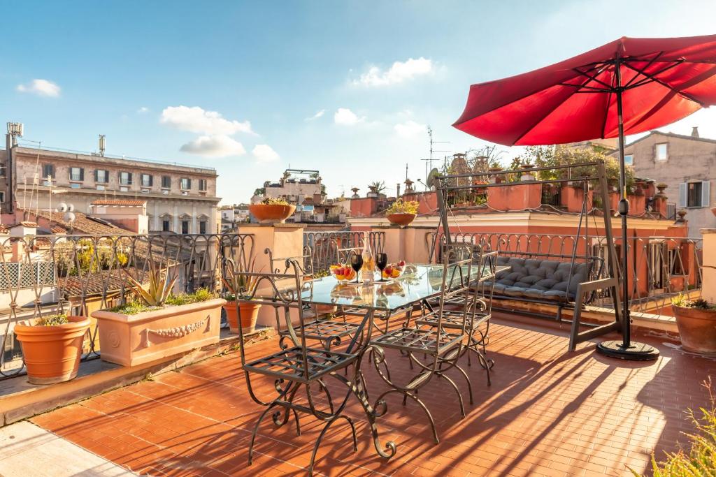 Balkón alebo terasa v ubytovaní Rooftop Campo dei Fiori