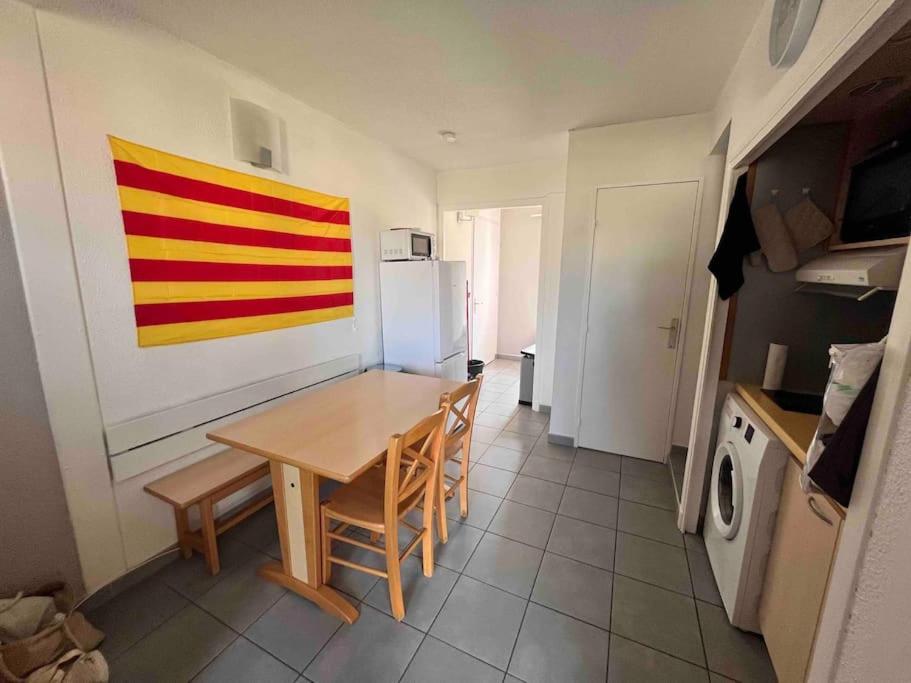 Kuchyňa alebo kuchynka v ubytovaní Charmant appartement en Village Club avec piscine