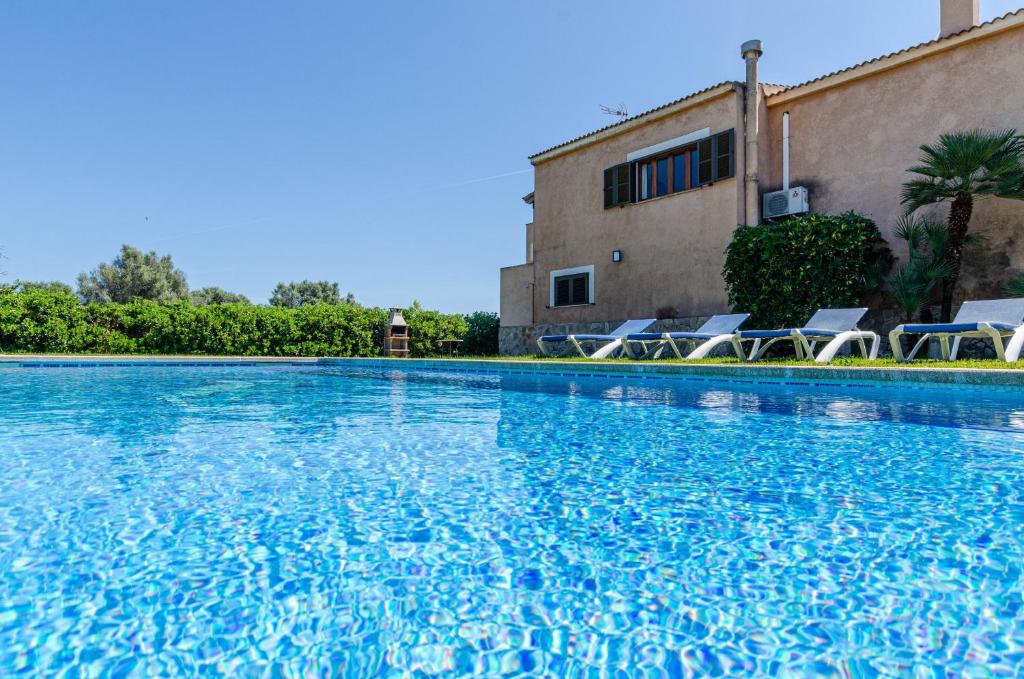 Swimmingpoolen hos eller tæt på YourHouse Ca Na Teulera, villa with private pool