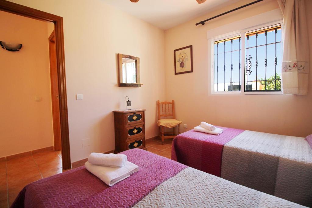 Posteľ alebo postele v izbe v ubytovaní Villa Conchi by Spainsunrentals 1091