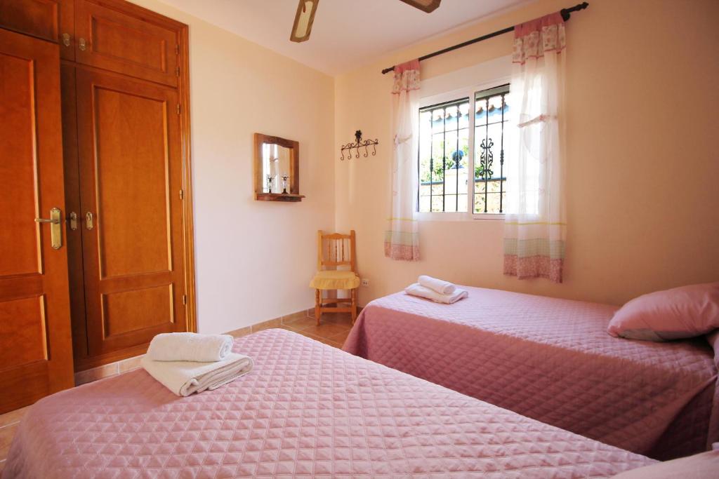 Posteľ alebo postele v izbe v ubytovaní Villa Conchi by Spainsunrentals 1091
