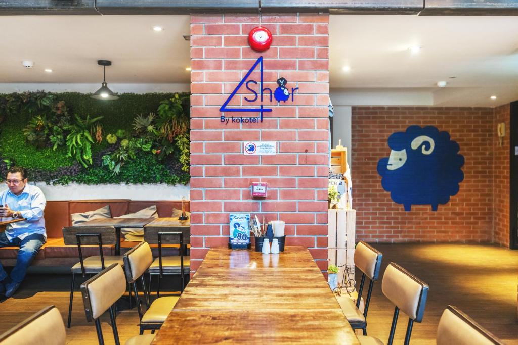 Kokotel Bangkok Surawong - Resim 18