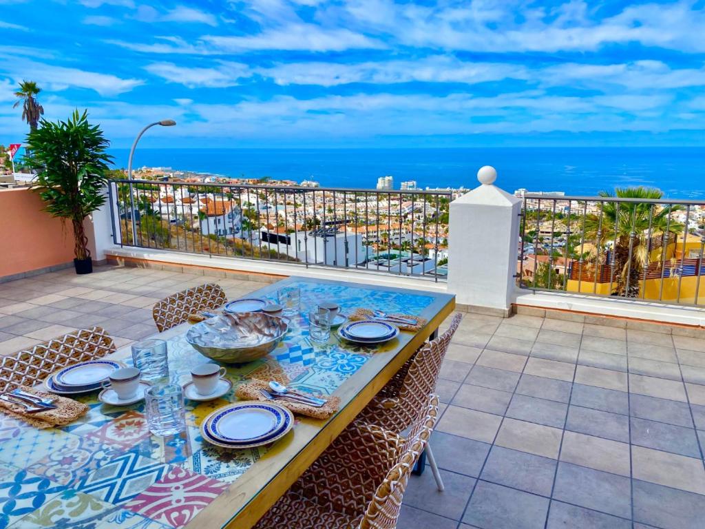 Gallery image of BLUE DIAMOND luxury apartment with amazing seaview in Costa Adeje in Adeje