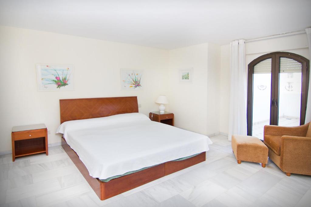 Park Plaza Suites Apartamentos - Resim 2