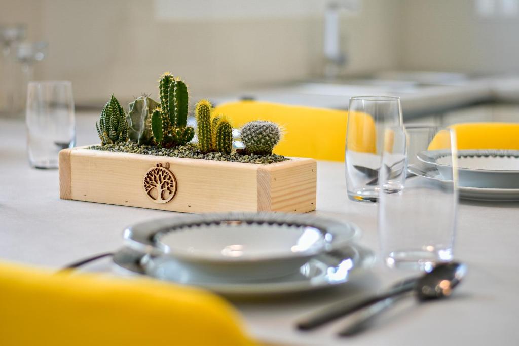 White Rock Milos Suites - 17