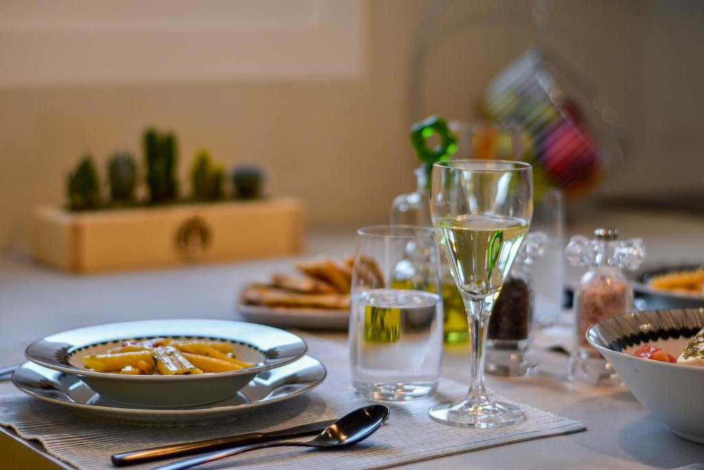 White Rock Milos Suites - 19