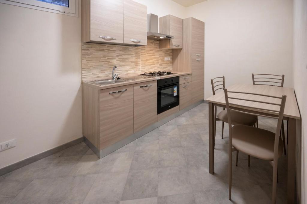 A kitchen or kitchenette at La Casa del Gelsomino tra Noto e Mare
