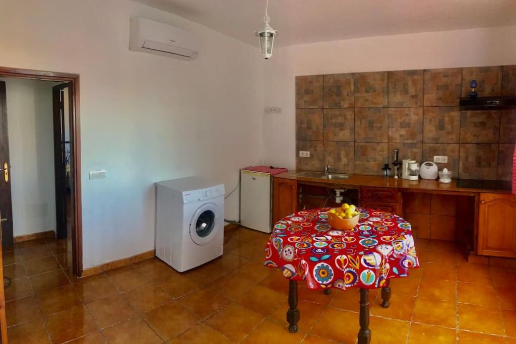 Una cocina o cocineta en Acogedor apartamento Verodes de una habitación.