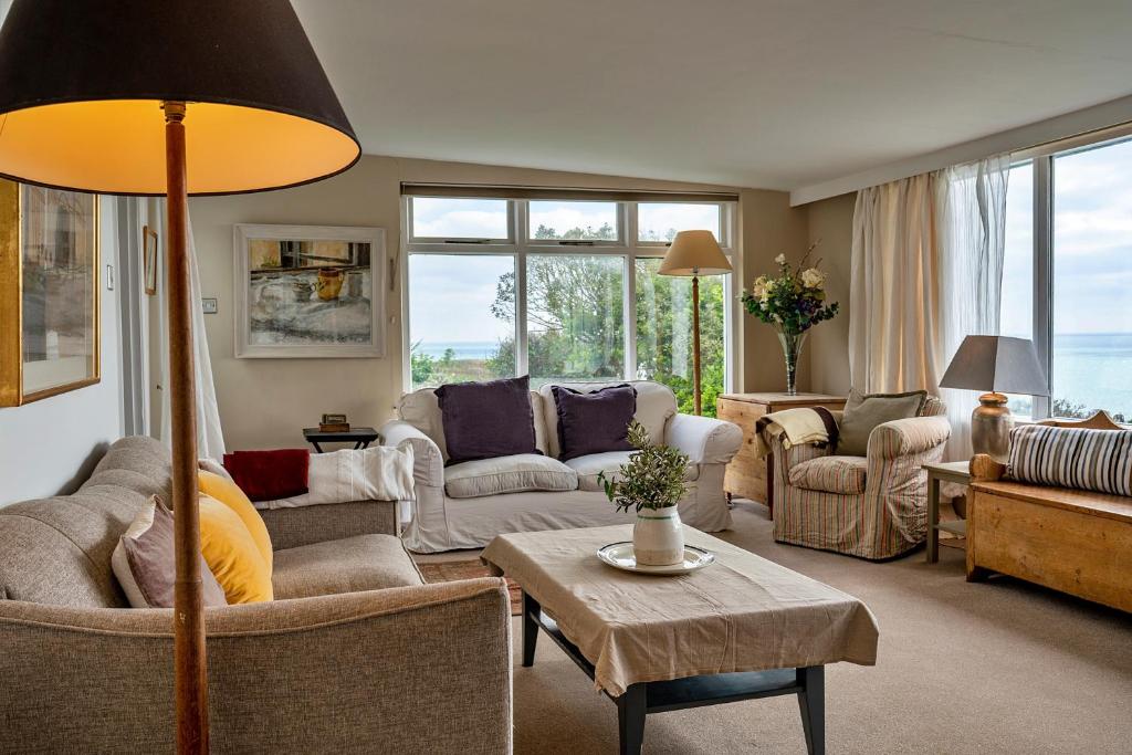 Posezení v ubytování Finest Retreats - Lesceave Cottage