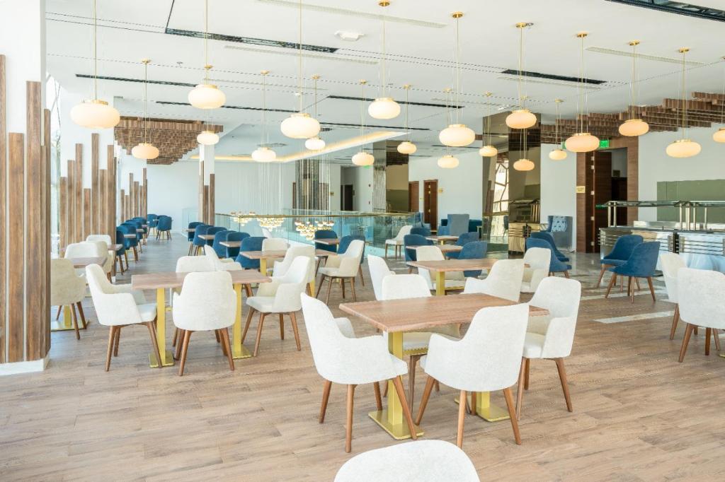 Restaurace v ubytování AKASIYA HOTEL