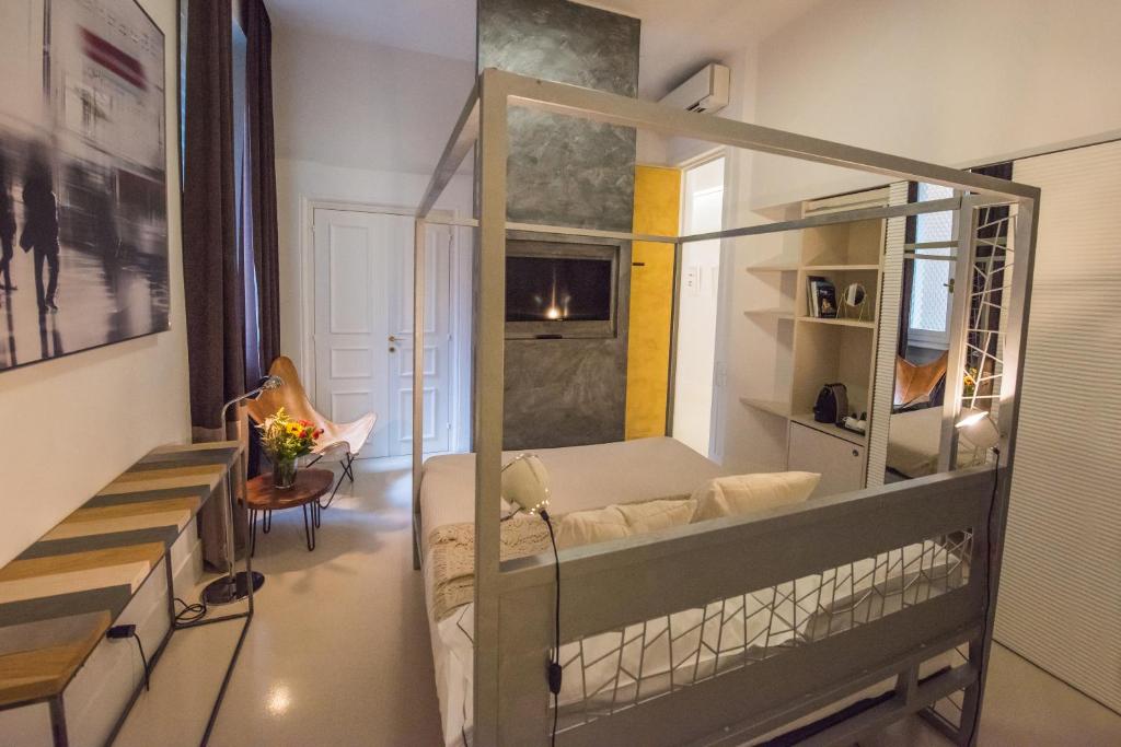 Piazza di Spagna 9 - 19