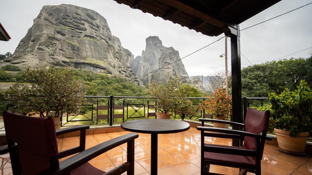 Dellas Boutique Hotel - 11