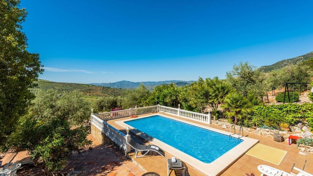 Piscine de l'établissement Villa Fablas Periana by Ruralidays ou située à proximité