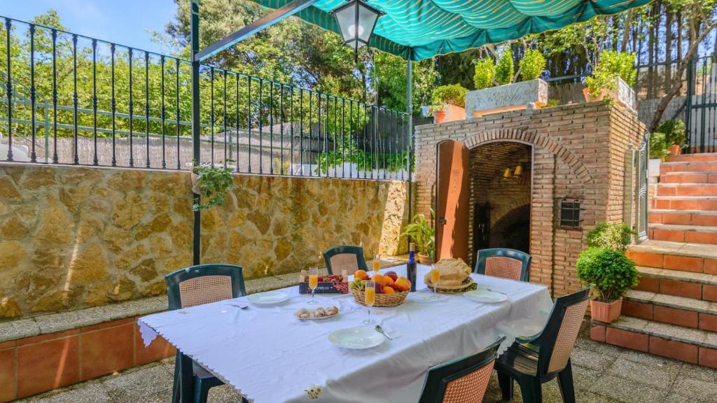 Balkon lub taras w obiekcie Cortijo la Algallumbilla Carcabuey by Ruralidays