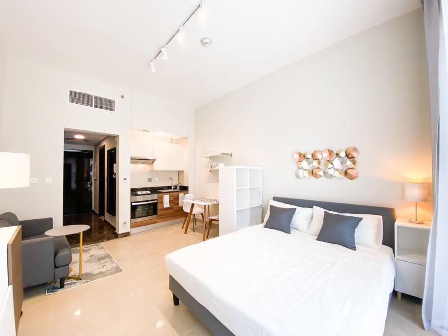 NETIZEN HOMES Brand new studio next to the beach