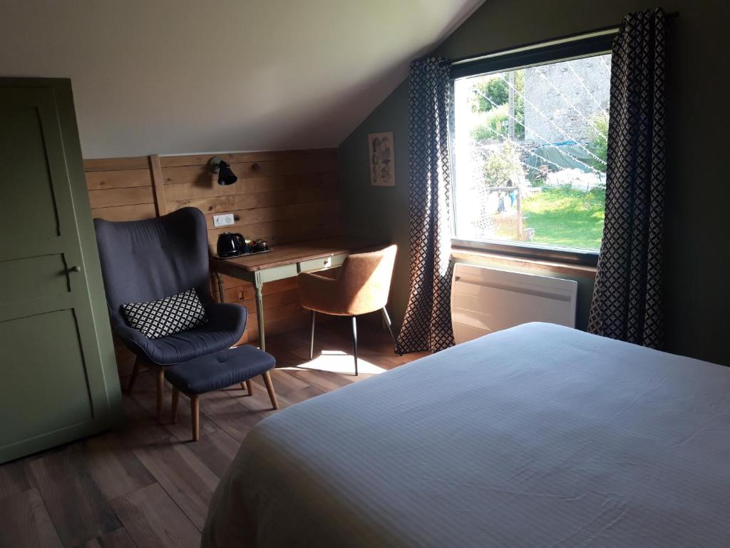 Postel nebo postele na pokoji v ubytování B&B CHEZ FOUCHS - Chambre d'hôtes