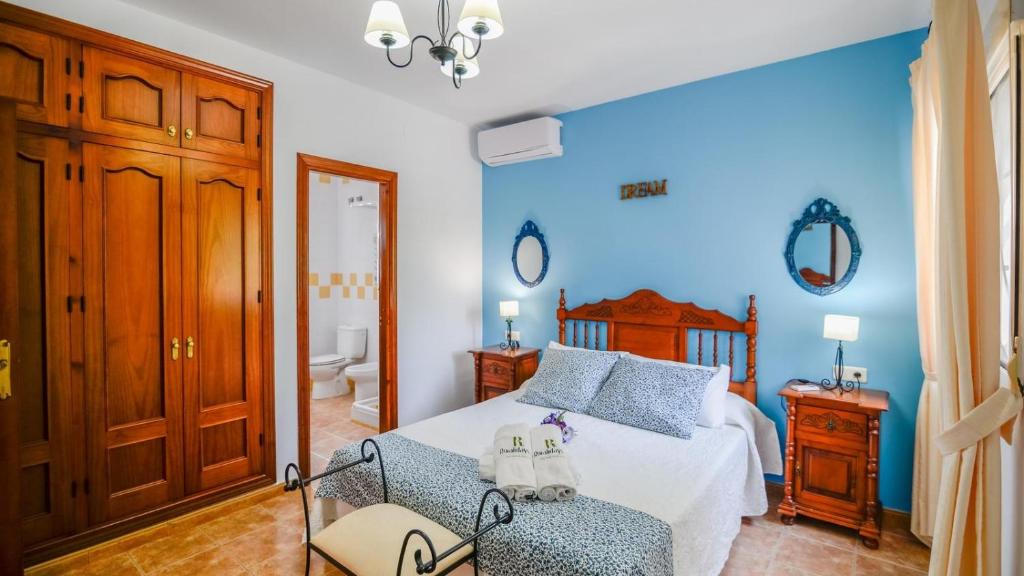 Posteľ alebo postele v izbe v ubytovaní Villa ManuelG Nerja by Ruralidays
