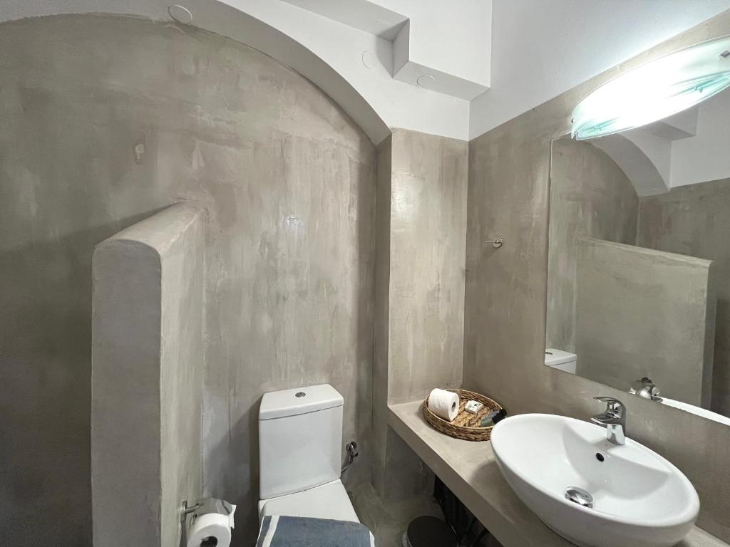 Achelatis Traditional Guest Houses - 12