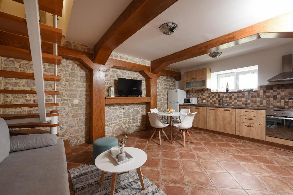 Kuchyň nebo kuchyňský kout v ubytování Villa Zaton