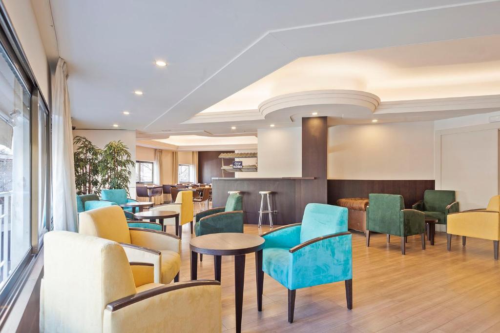 Acta Antibes - Resim 39