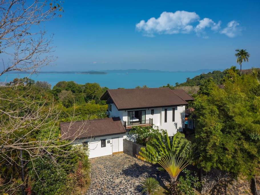 Panoramic 4br Cape Yamu Seaview Pool Villa (Тайланд Пукет) - Booking.com
