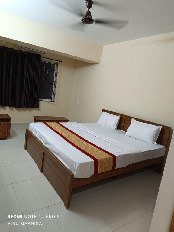 Postel nebo postele na pokoji v ubytování PREMIER INN LODGE