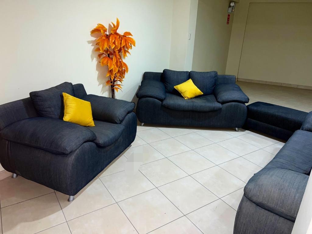 A seating area at Hostal Tambo Alto