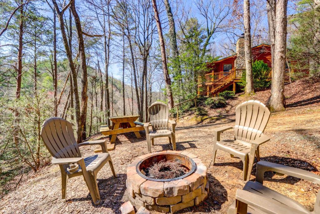 Lakefront Blue Ridge Cabin with Hot Tub!, Blue Ridge (updated prices 2024)
