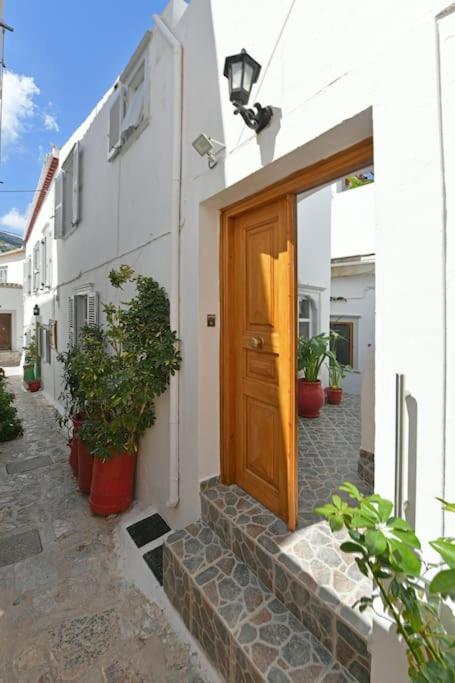 The building in which the holiday home is located