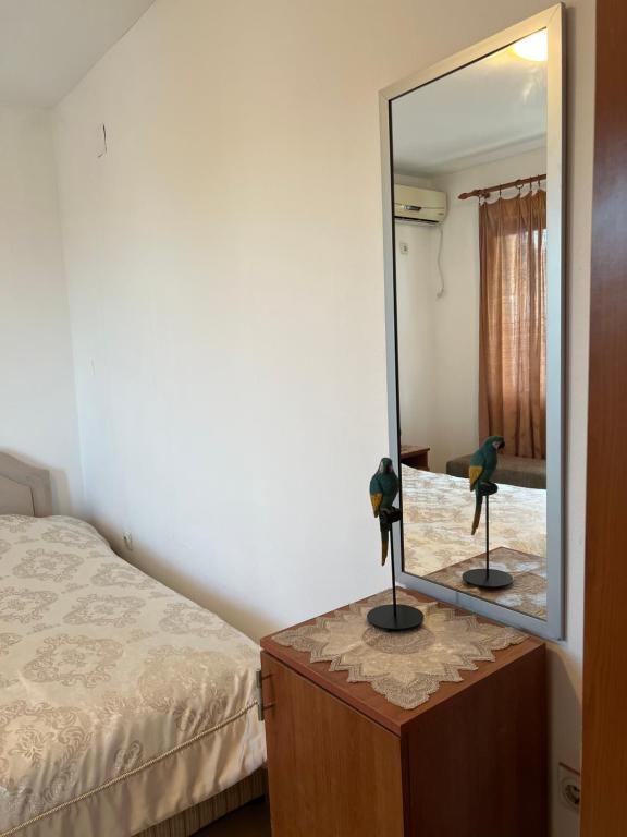 Postel nebo postele na pokoji v ubytování Gjoni Guest House