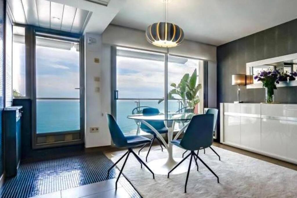 https://cf.bstatic.com/xdata/images/hotel/max1024x768/452106524.jpg?k=3495802b186cb39b921b787d3ff3d8cbe04046c92031c87cbff11e2cad0c3ef4&o=&hp=1