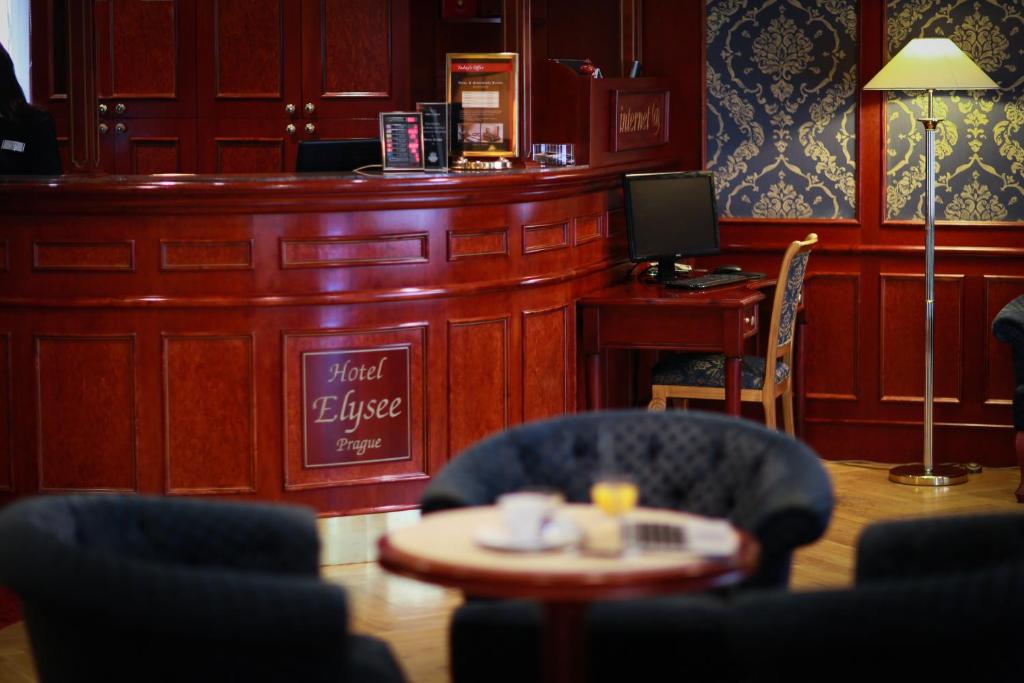 Posezení v ubytování Elysee Hotel