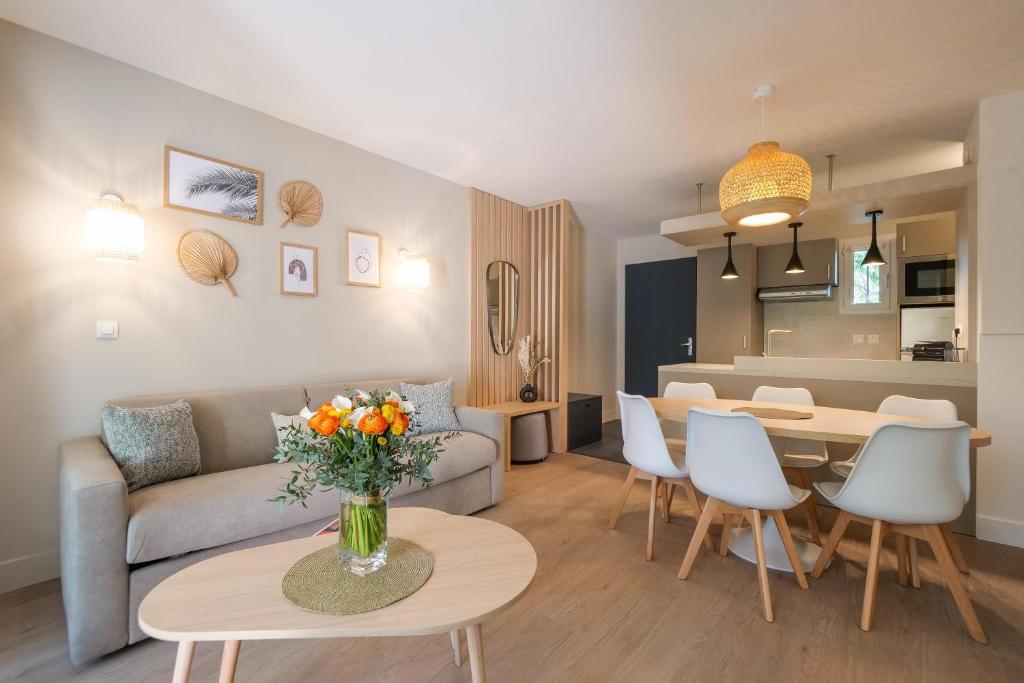 Kuchyňa alebo kuchynka v ubytovaní Villa Rêve de Plage proche St-Tropez
