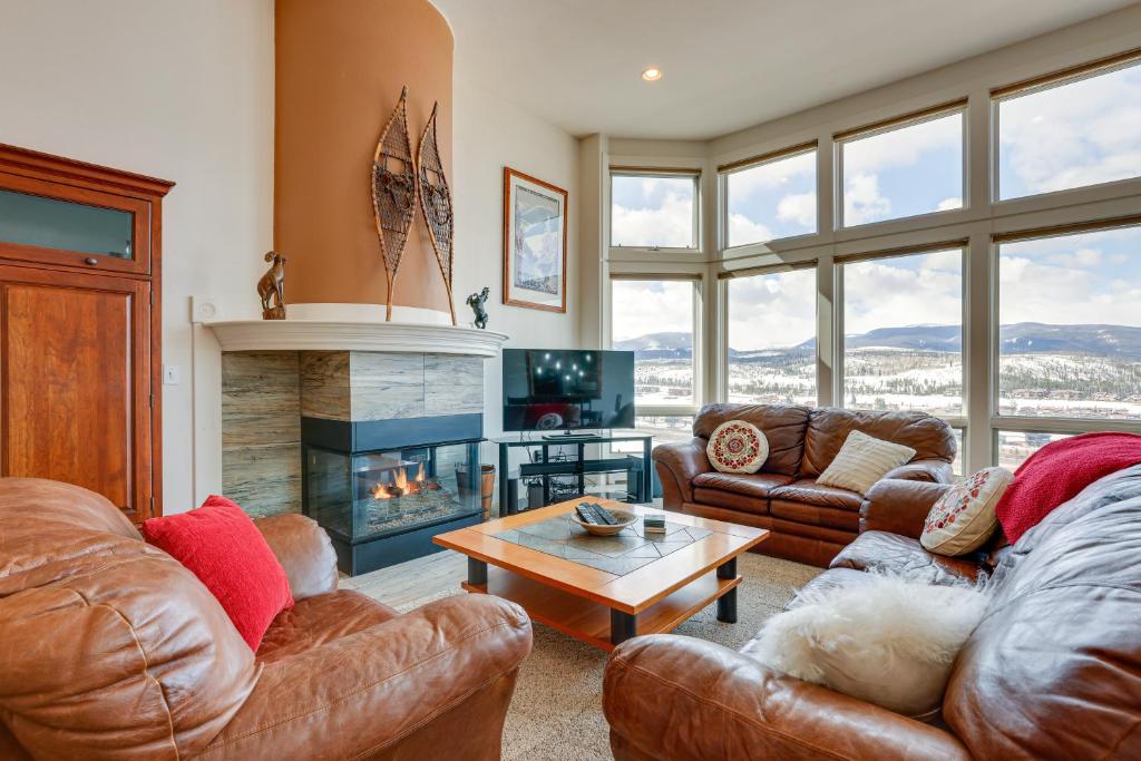 Fraser Townhome with Deck, 7 Mi to Winter Park!, Fraser (updated prices