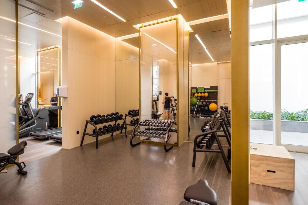 Fitness centrum a/nebo fitness zařízení v ubytování Maison Privee - Glamourous Apt with Sea Views at FIVE Palm