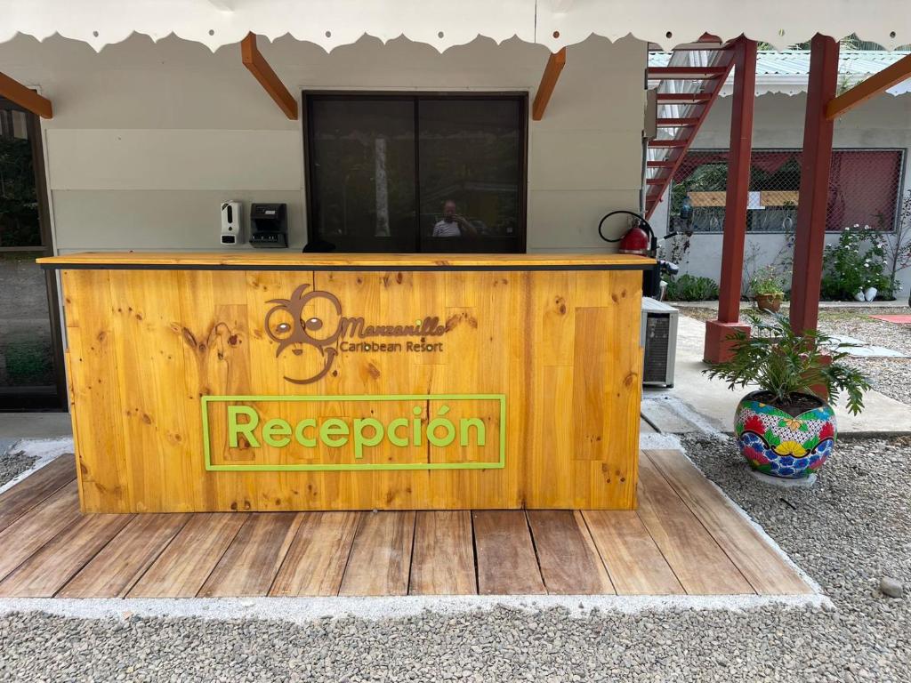 Vstupní hala nebo recepce v ubytování Manzanillo Caribbean Resort