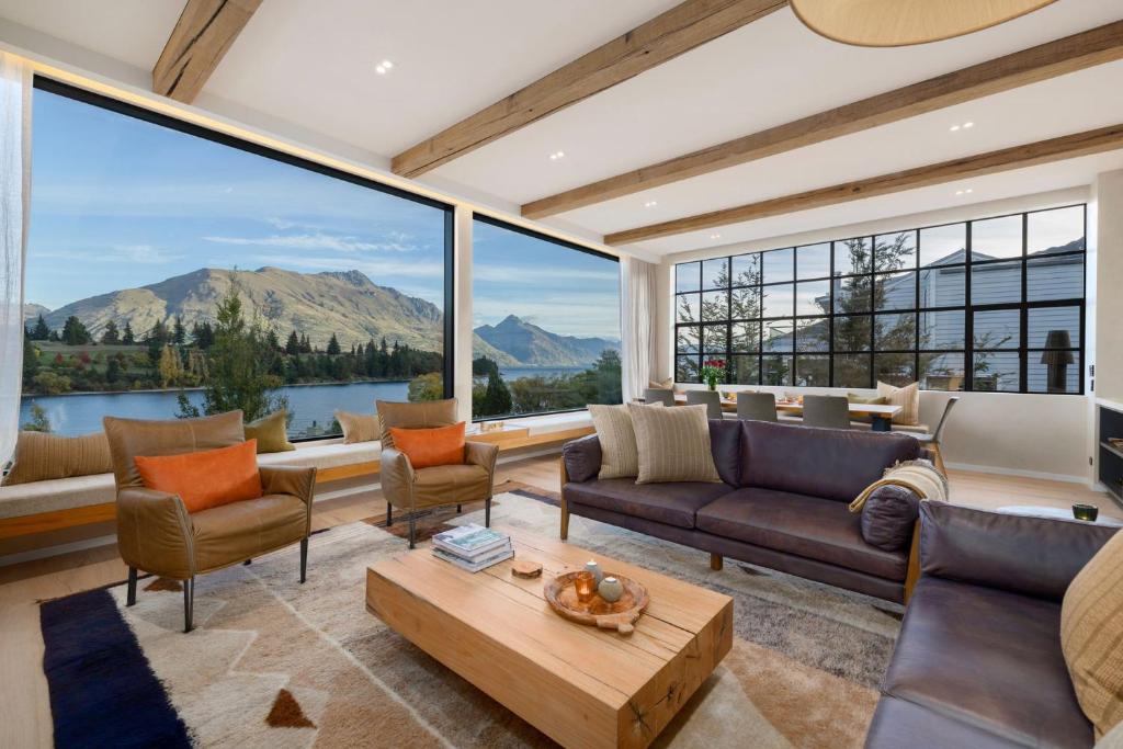 Lakeside Terrace Luxury by Relaxaway Holiday Homes, Queenstown
