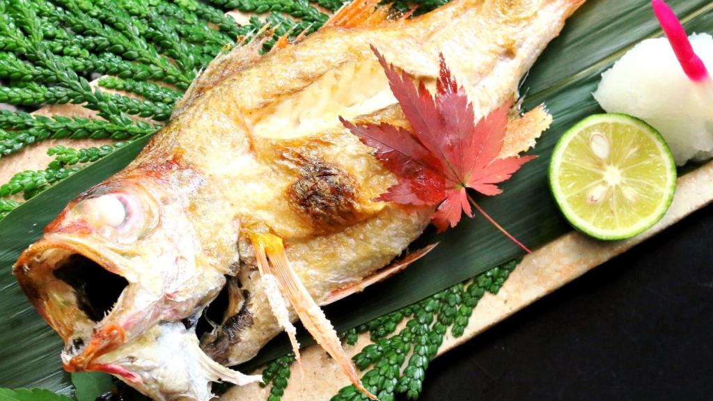 ホテルの敷地内または近くでの食事または食べ物