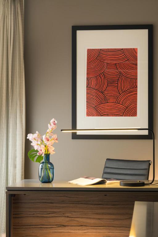 
Park & Stay - Premier King Room
