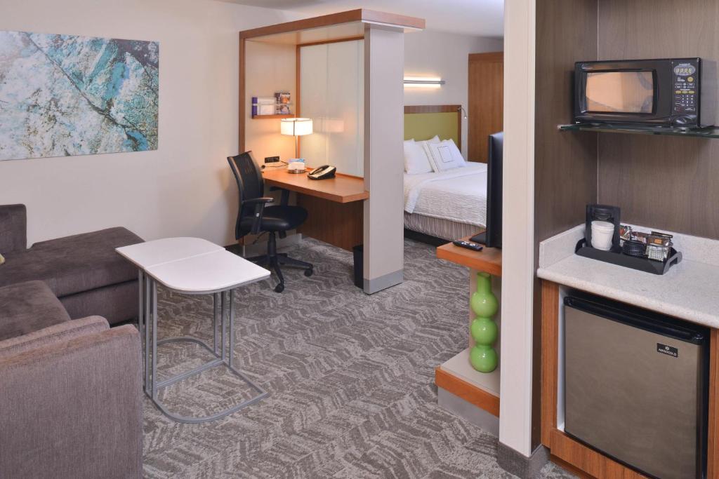 SpringHill Suites Las Vegas Henderson - Suite Met Kingsize Bed En Slaapbank