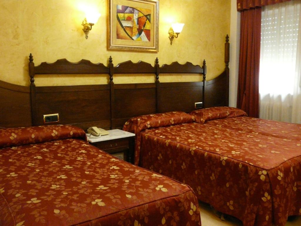Hotel Reyes Catolicos - Family Room