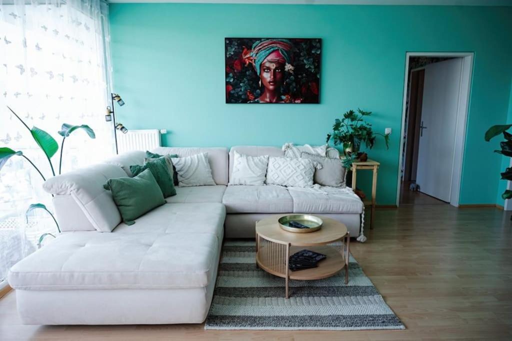 Posezení v ubytování Boho-Chic-Wohnung Neusiedl