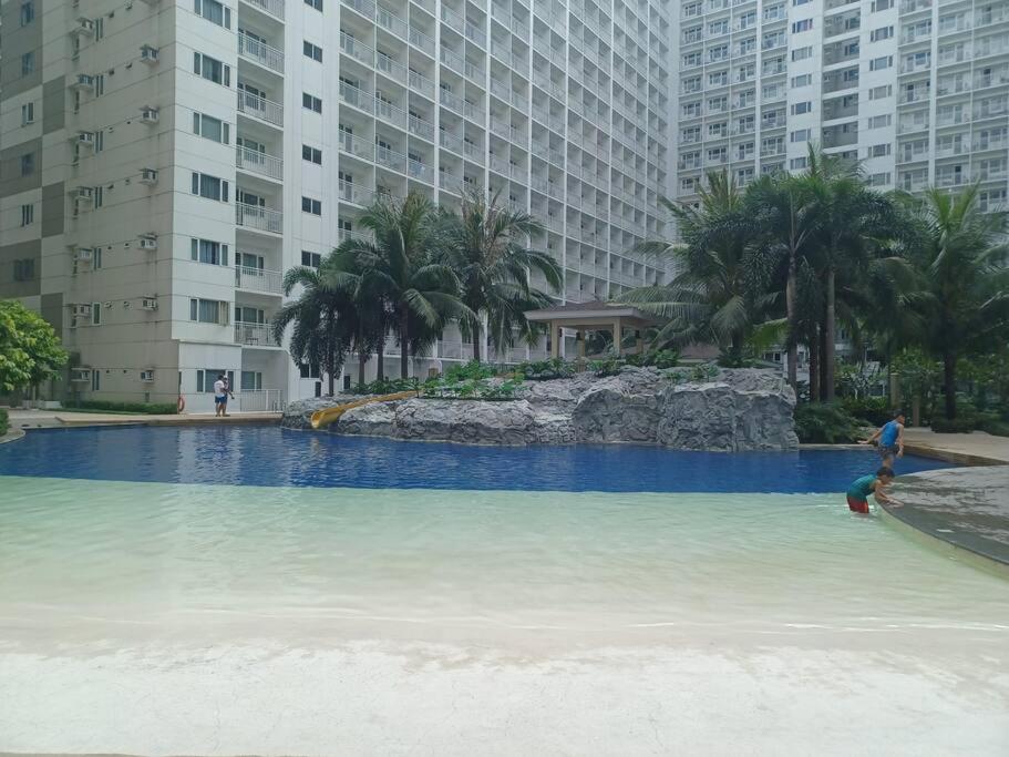 Shore 1 c2, w/ balcony Near moa, moa arena w/3 bed