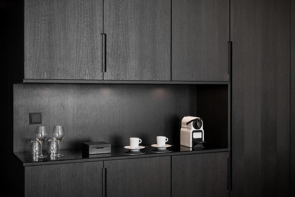 Una cocina o zona de cocina en Theresian Hotel