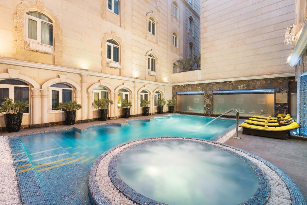 Bassein majutusasutuses Grand Regency Doha, Trademark Collection by Wyndham või selle lähedal