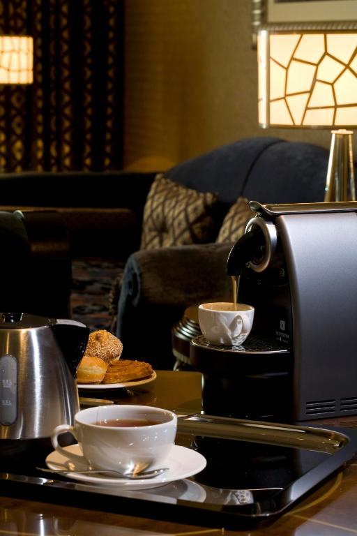 Istumisnurk majutusasutuses Grand Regency Doha, Trademark Collection by Wyndham