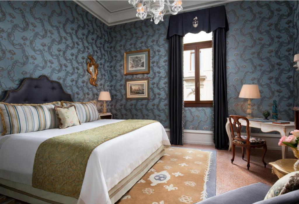 Voodi või voodid majutusasutuse The Gritti Palace, a Luxury Collection Hotel, Venice toas