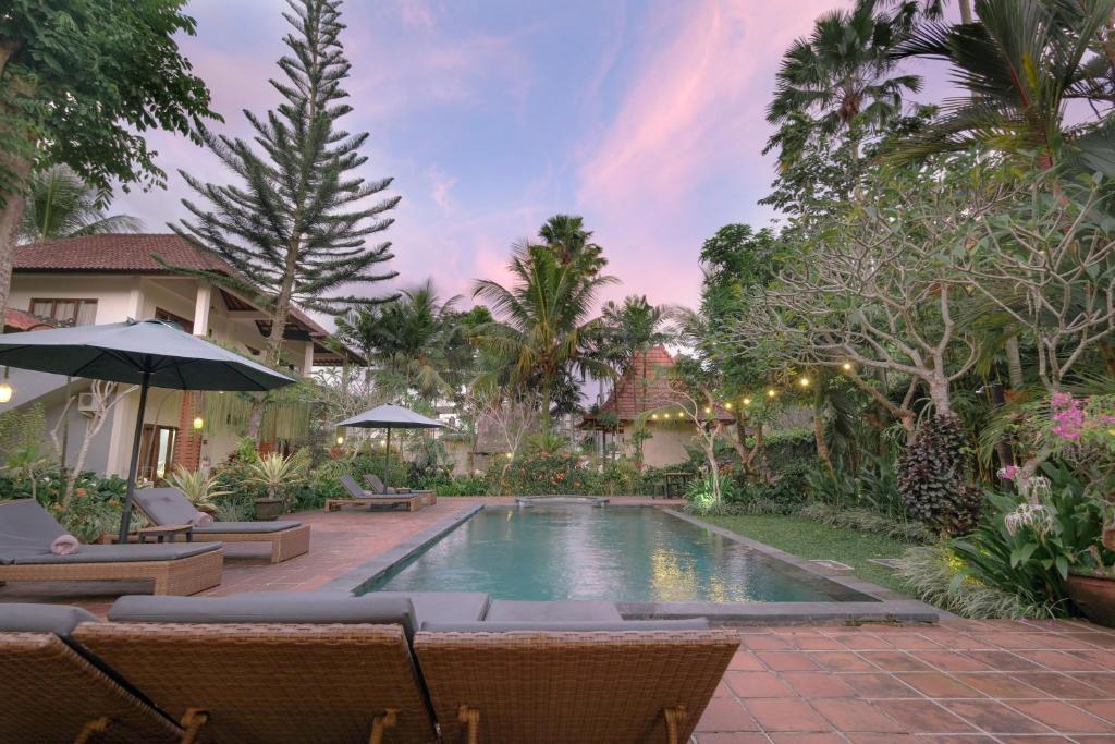 Bazén v ubytování Artini Bisma Ubud Hotel nebo v jeho okolí